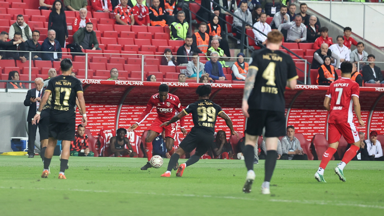 Amedspor'un golcüsü Gift Orban, Süper Lig gol krallığı yarışında zirvede